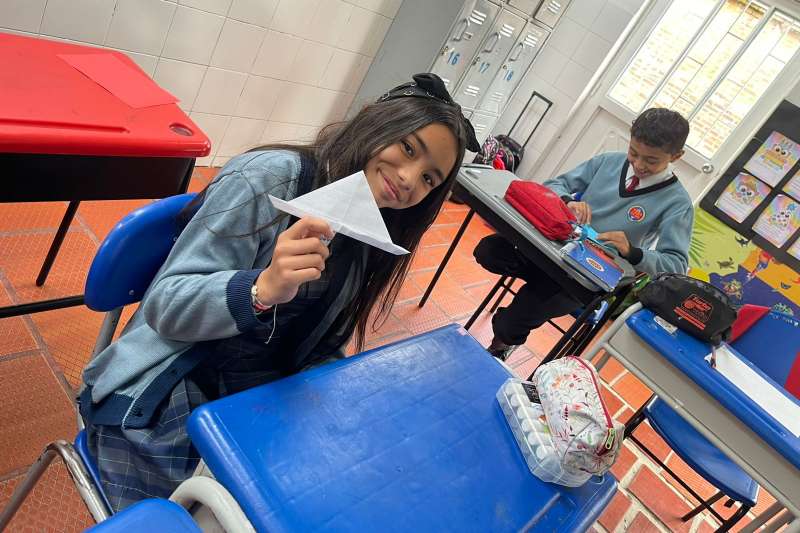La Educación Abraza la Paz